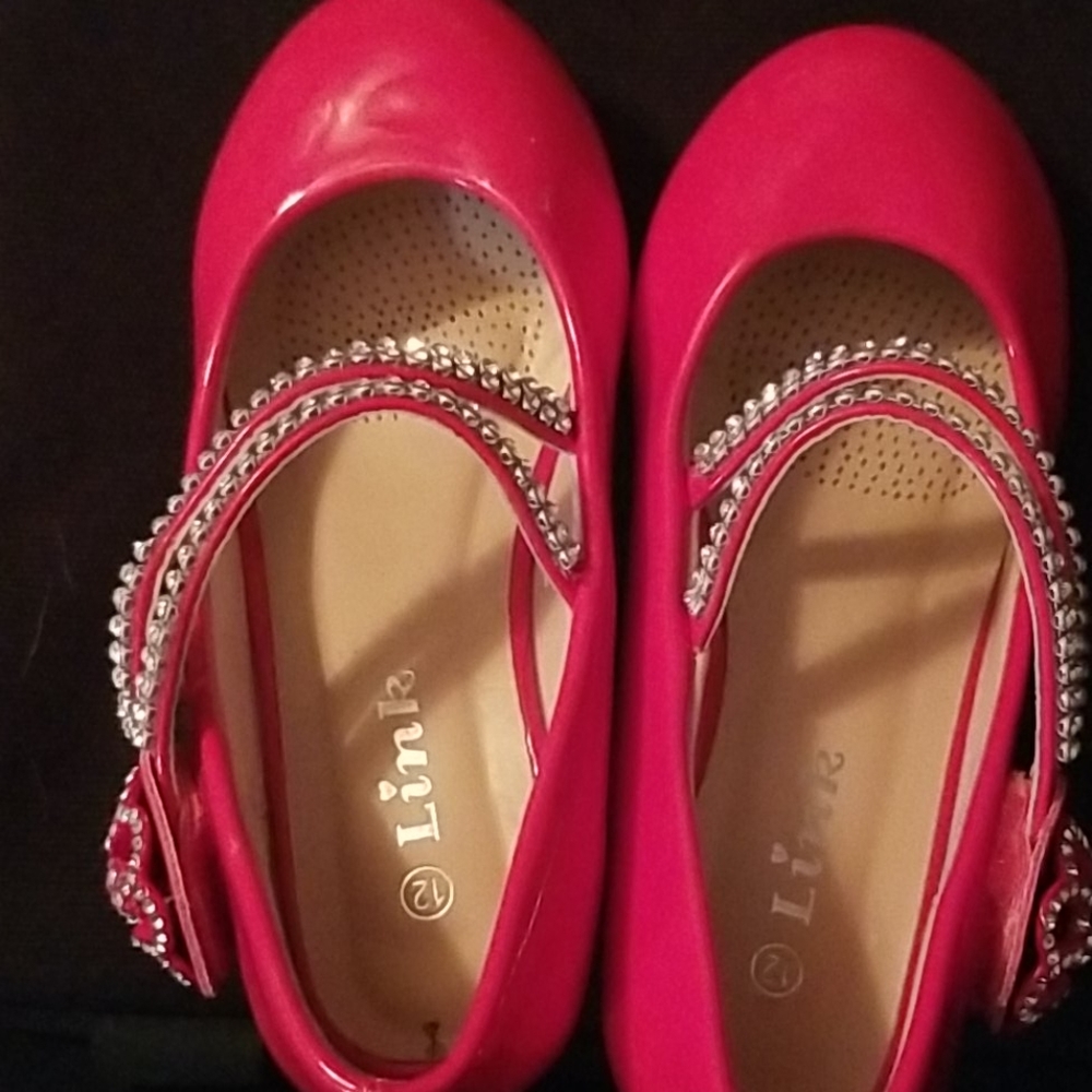 Little girl's heels